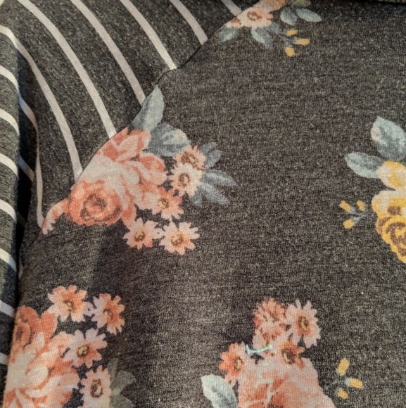 Floral Cowl Neck Long Sleeve - Picture 3 of 4